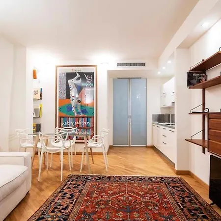 Hozyhome - Lovely Flat In Via Madonnina 23