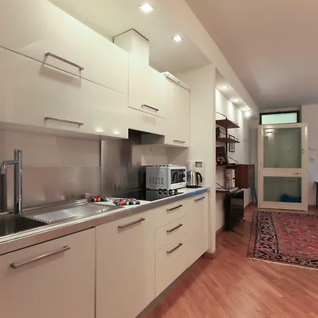 Hozyhome - Lovely Flat In Via Madonnina 23 公寓 *