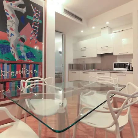 Hozyhome - Lovely Flat In Via Madonnina 23 公寓 *