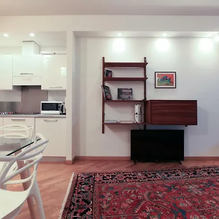Hozyhome - Lovely Flat In Via Madonnina 23 公寓 *