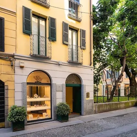 Hozyhome - Lovely Flat In Via Madonnina 23 Milánó