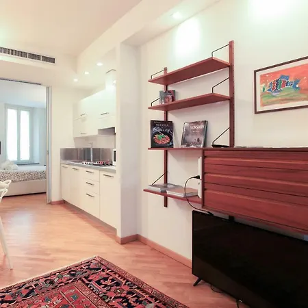 Lägenhet Hozyhome - Lovely Flat In Via Madonnina 23 Milano