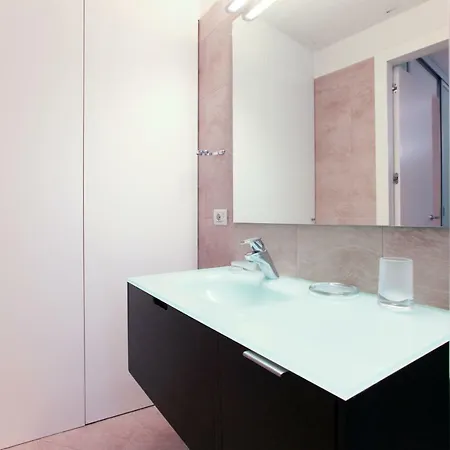 Hozyhome - Lovely Flat In Via Madonnina 23 * ميلان